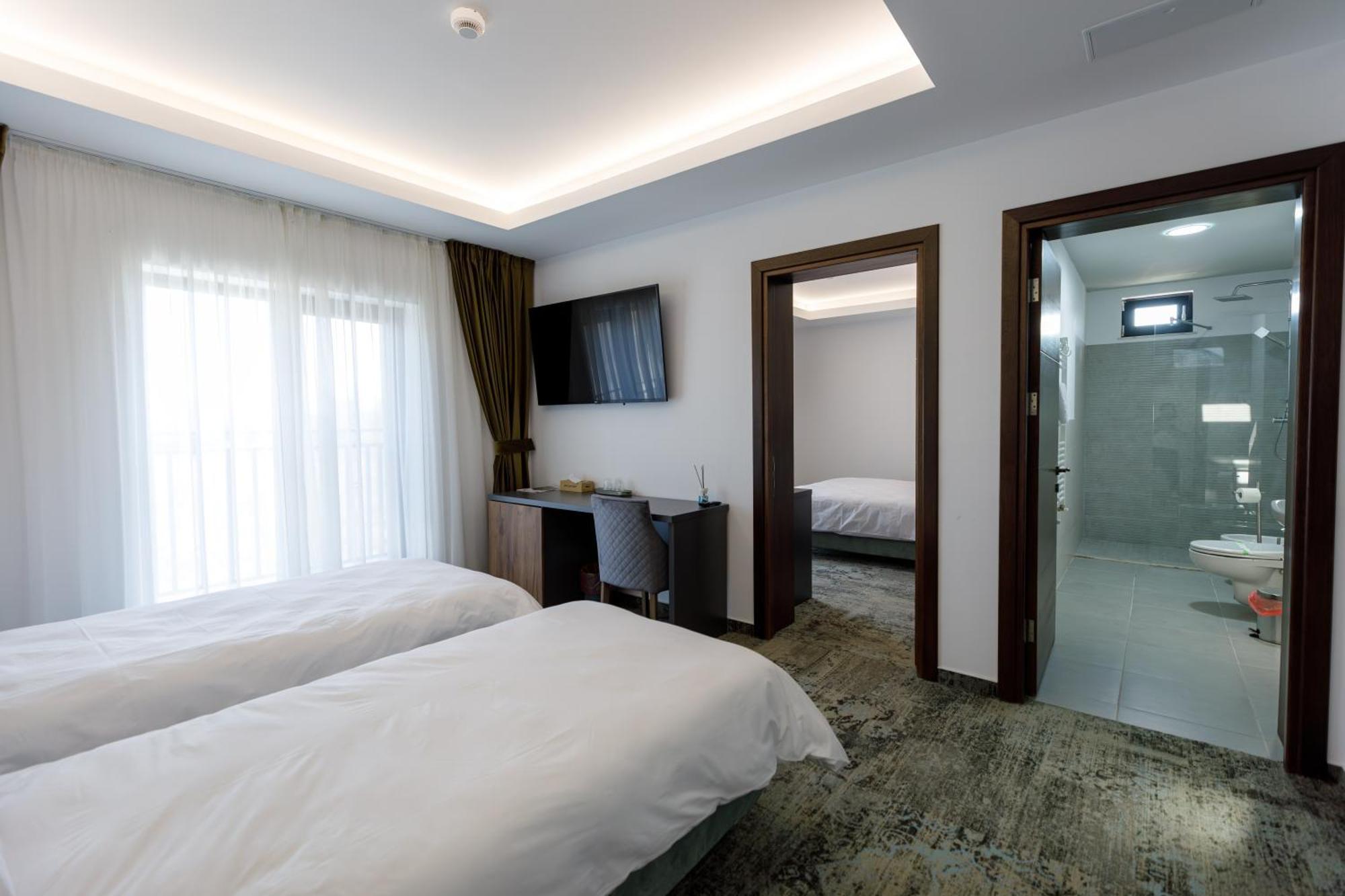River Place 皮特什蒂 外观 照片