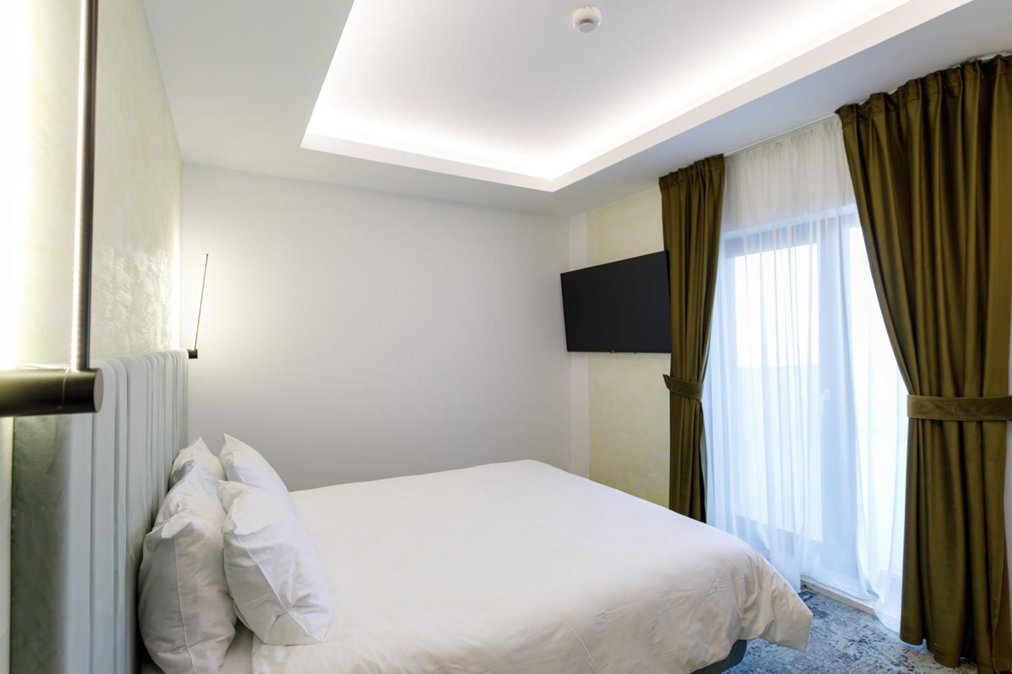 River Place 皮特什蒂 外观 照片